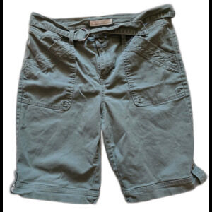 Gloria Vanderbilt army green cargo shorts with belt casual S